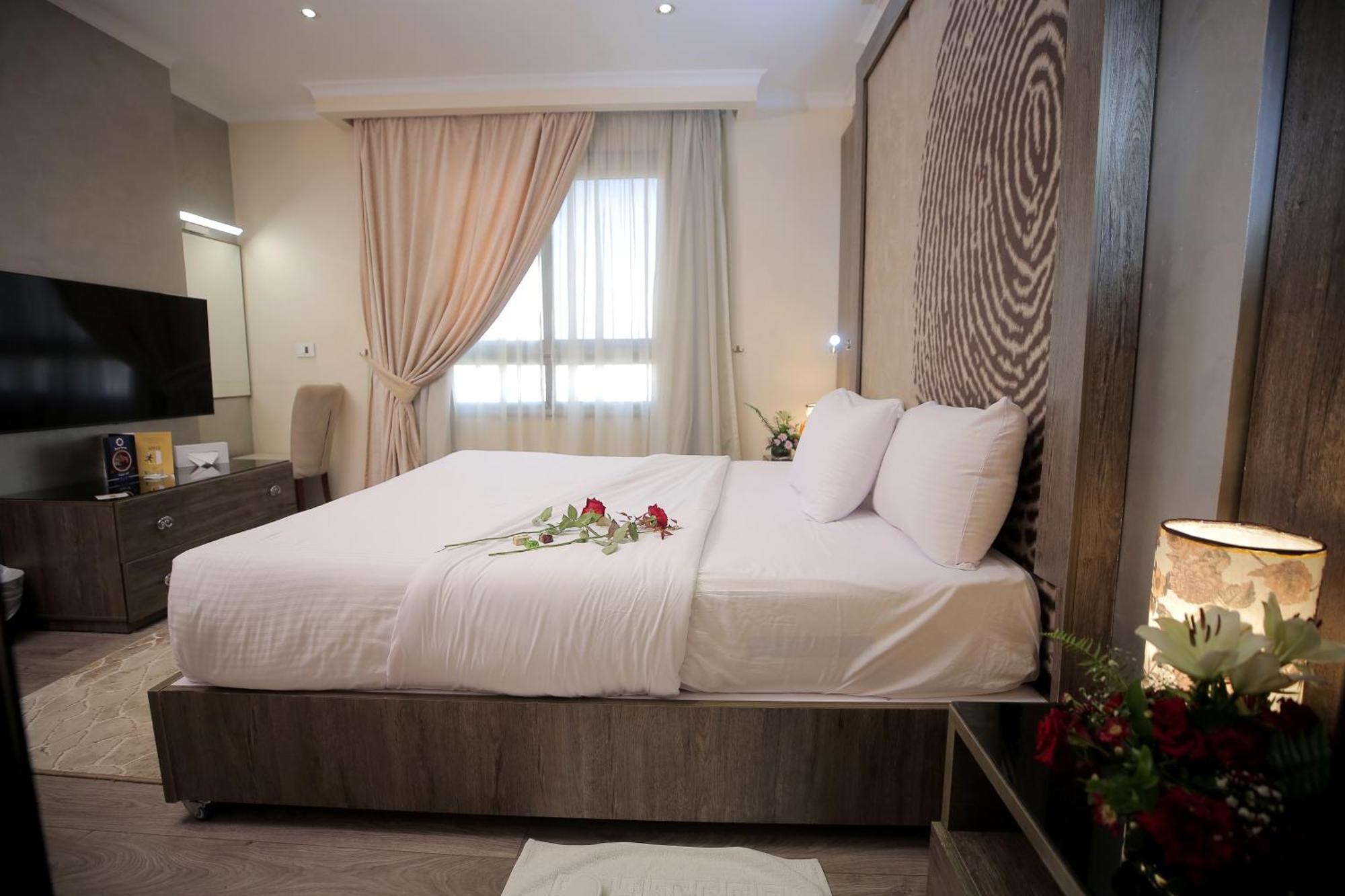 Cairo Taj Hotels & Suites - Dokki ภายนอก รูปภาพ