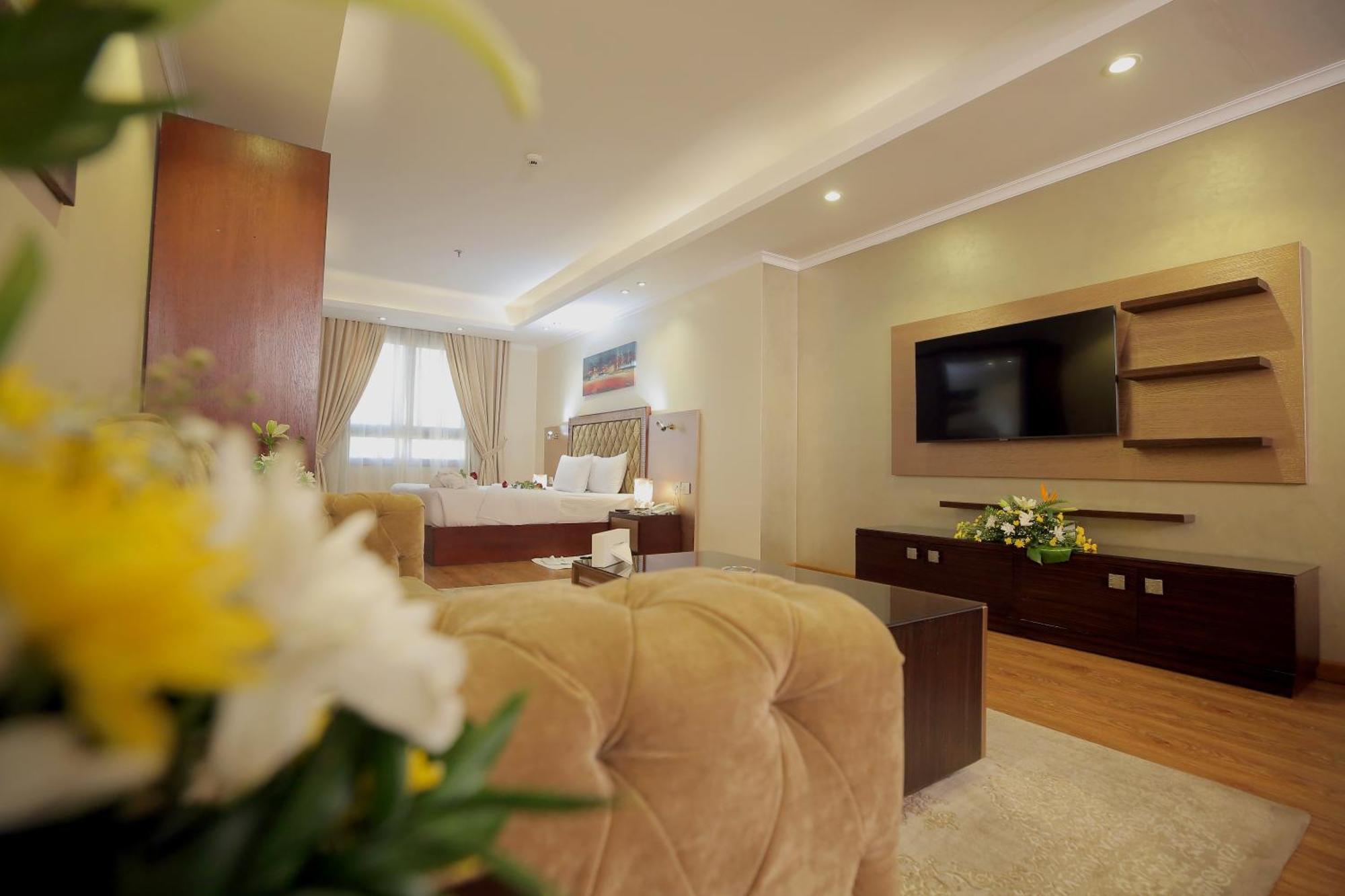Cairo Taj Hotels & Suites - Dokki ภายนอก รูปภาพ