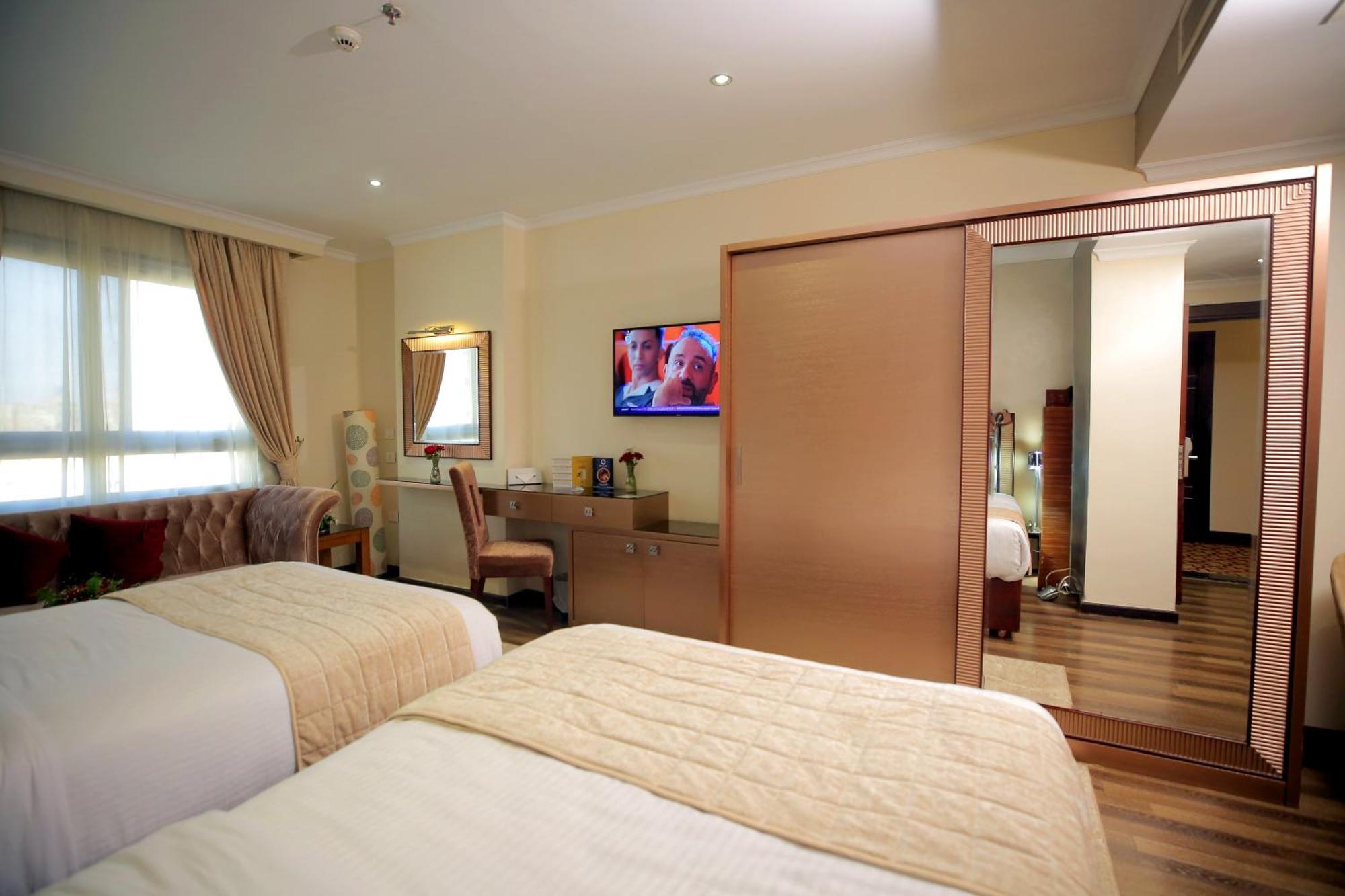 Cairo Taj Hotels & Suites - Dokki ภายนอก รูปภาพ