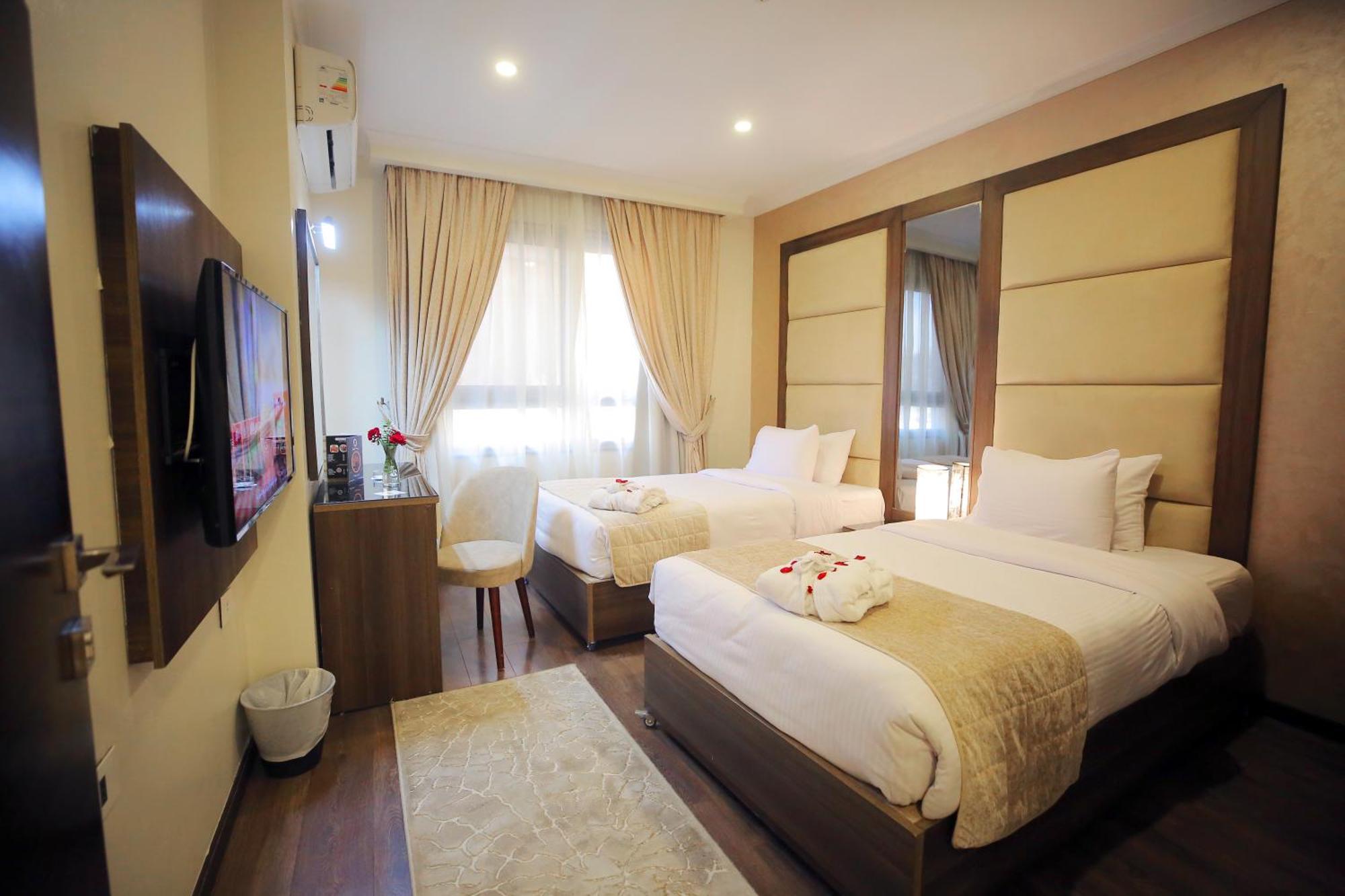 Cairo Taj Hotels & Suites - Dokki ภายนอก รูปภาพ