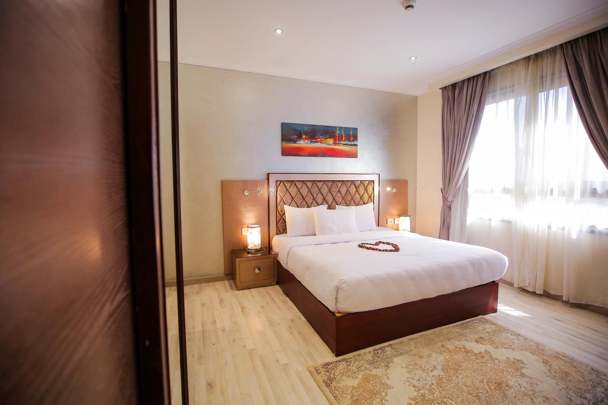 Cairo Taj Hotels & Suites - Dokki ภายนอก รูปภาพ